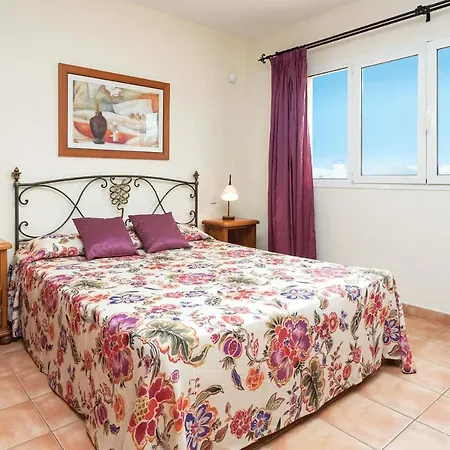 Lucia Villa *